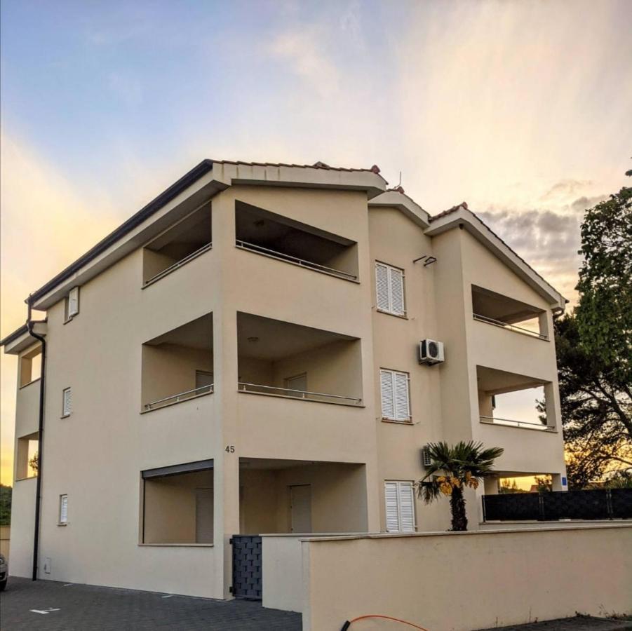 Apartment Iva Šilo Dış mekan fotoğraf